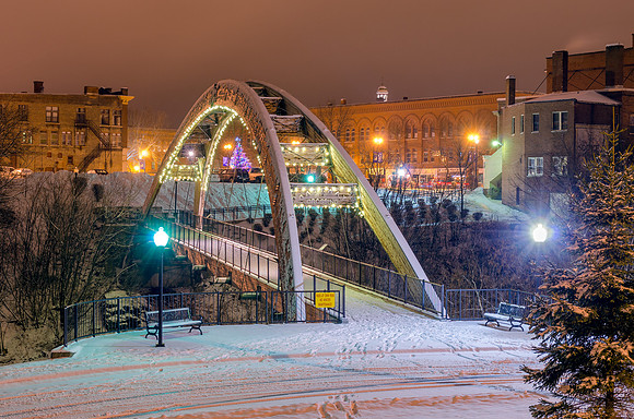 Gateway Crossing Bridge Christmas